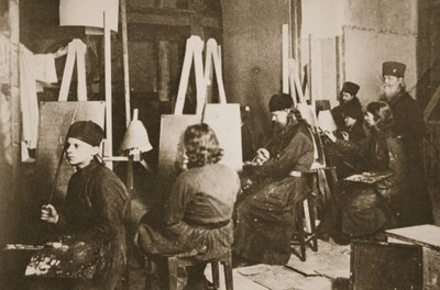 Pintura de iconos en el monasterio de Valamo en el lago Ladoga, c.1885 de Russian Photographer